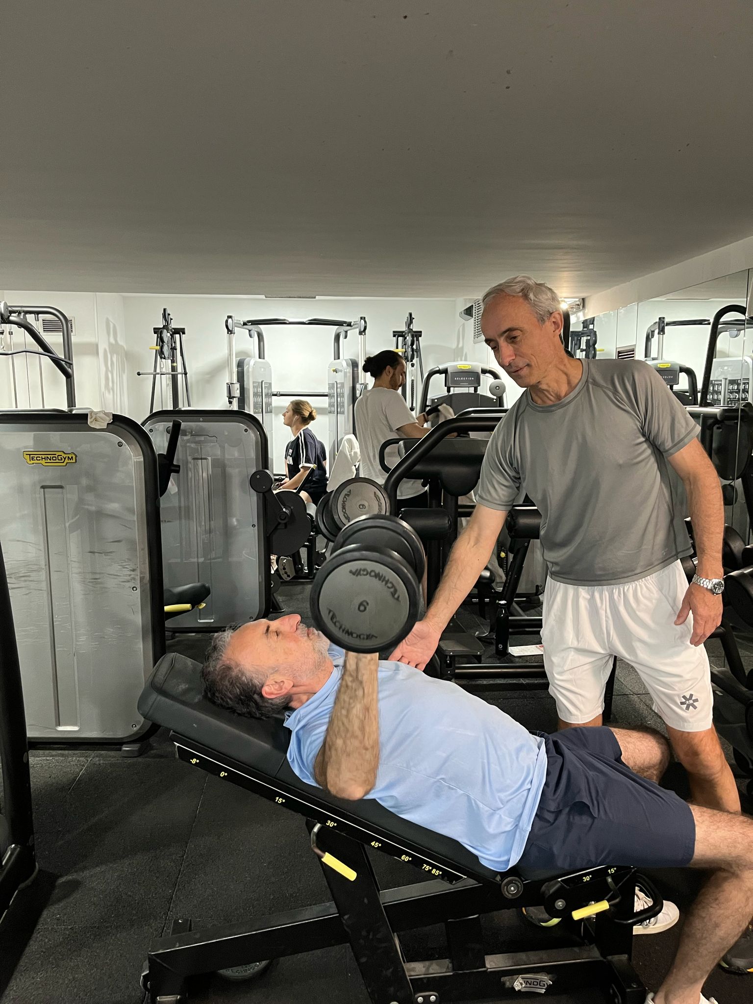 Coach femmes enceintes à domicile Paris 16ème avec Chris Coach Sportif